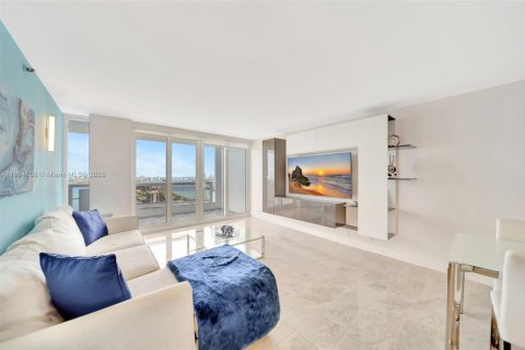 Снять в аренду кондоминиум в Майами, Флорида 2 спальни, 129.88м2, № 1963474 - фото 18