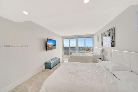 Снять в аренду кондоминиум в Майами, Флорида 2 спальни, 129.88м2, № 1963474 - фото 25
