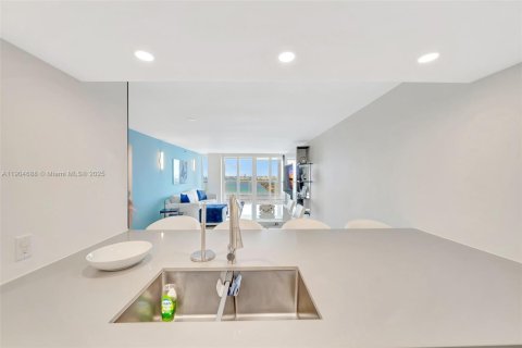 Снять в аренду кондоминиум в Майами, Флорида 2 спальни, 129.88м2, № 1963474 - фото 12