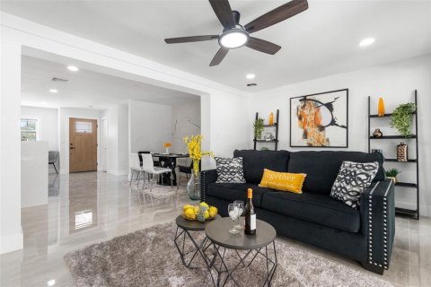 Casa en venta en Saint Petersburg, Florida, 3 dormitorios, 125.23 m2 № 2122757 - foto 12