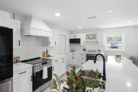 Casa en venta en Saint Petersburg, Florida, 3 dormitorios, 125.23 m2 № 2122757 - foto 4