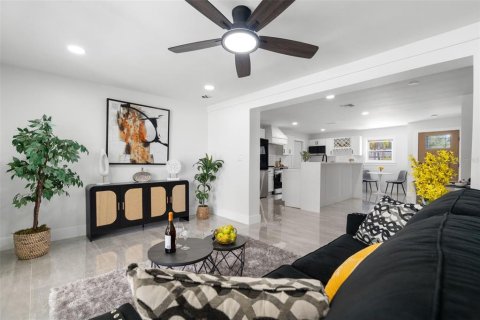 Casa en venta en Saint Petersburg, Florida, 3 dormitorios, 125.23 m2 № 2122757 - foto 11