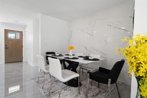 Casa en venta en Saint Petersburg, Florida, 3 dormitorios, 125.23 m2 № 2122757 - foto 9