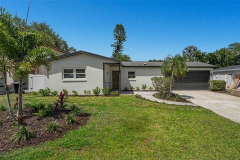Casa en venta en Saint Petersburg, Florida, 3 dormitorios, 125.23 m2 № 2122757 - foto 1