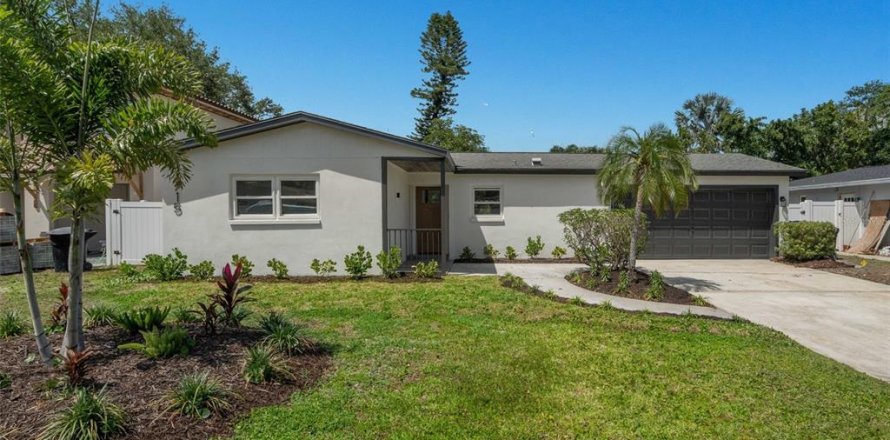 Casa en Saint Petersburg, Florida 3 dormitorios, 125.23 m2 № 2122757