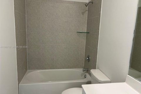 Adosado en alquiler en Miami, Florida, 3 dormitorios, 134.06 m2 № 2024108 - foto 21