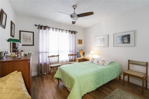 House in Miami, Florida 3 bedrooms, 114.64 sq.m. № 1489976 - photo 18