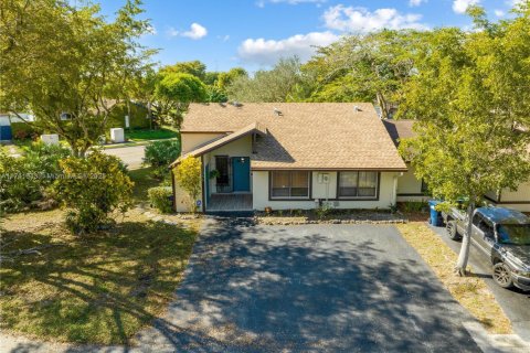 House in Miami, Florida 3 bedrooms, 114.64 sq.m. № 1489976 - photo 23