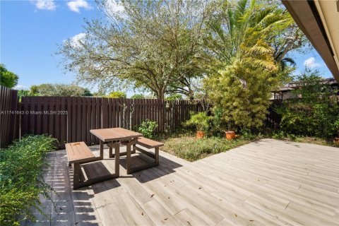 House in Miami, Florida 3 bedrooms, 114.64 sq.m. № 1489976 - photo 8