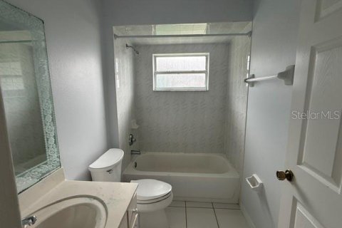 Appartement à louer à Palm Coast, Floride: 2 chambres, 104.98 m2 № 2410479 - photo 5