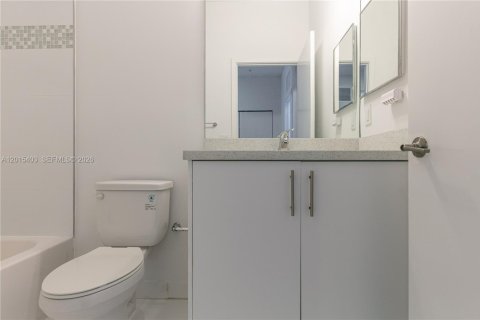 Снять в аренду кондоминиум в Майами, Флорида 3 спальни, 139.35м2, № 2171632 - фото 21