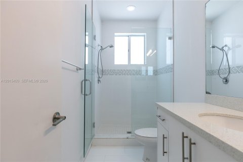 Снять в аренду кондоминиум в Майами, Флорида 3 спальни, 139.35м2, № 2171632 - фото 25