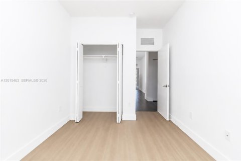 Снять в аренду кондоминиум в Майами, Флорида 3 спальни, 139.35м2, № 2171632 - фото 24