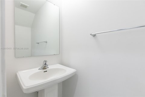 Снять в аренду кондоминиум в Майами, Флорида 3 спальни, 139.35м2, № 2171632 - фото 28