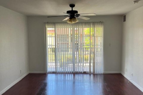 Copropriété à louer à Lauderhill, Floride: 2 chambres, 99.41 m2 № 1226705 - photo 1