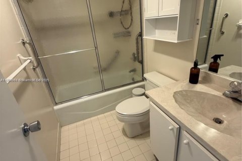 Condo in Pompano Beach, Florida, 3 bedrooms  № 1893356 - photo 17