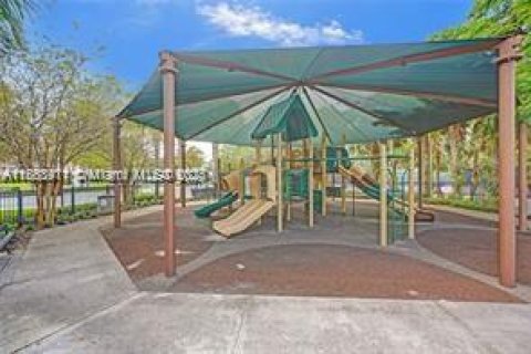 Condo in Pompano Beach, Florida, 3 bedrooms  № 1893356 - photo 29