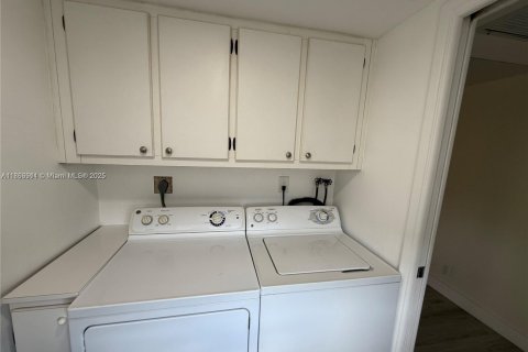 Condo in Pompano Beach, Florida, 3 bedrooms  № 1893356 - photo 6