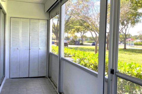 Copropriété à louer à Boca Raton, Floride: 2 chambres, 78.04 m2 № 2176399 - photo 16
