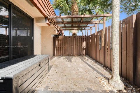 Townhouse in Boca Raton, Florida 2 bedrooms, 126.25 sq.m. № 1863720 - photo 26