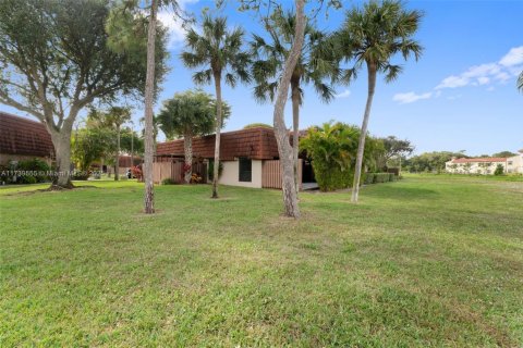Townhouse in Boca Raton, Florida 2 bedrooms, 126.25 sq.m. № 1863720 - photo 25