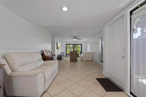 Townhouse in Boca Raton, Florida 2 bedrooms, 126.25 sq.m. № 1863720 - photo 10