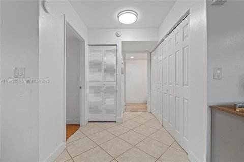 Townhouse in Boca Raton, Florida 2 bedrooms, 126.25 sq.m. № 1863720 - photo 19