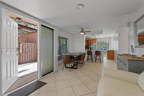 Townhouse in Boca Raton, Florida 2 bedrooms, 126.25 sq.m. № 1863720 - photo 4