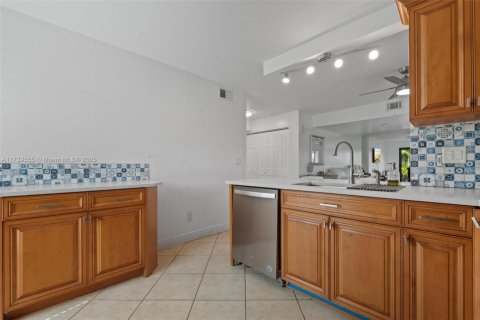 Townhouse in Boca Raton, Florida 2 bedrooms, 126.25 sq.m. № 1863720 - photo 8