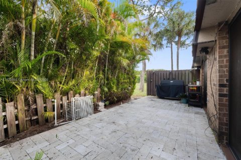 Townhouse in Boca Raton, Florida 2 bedrooms, 126.25 sq.m. № 1863720 - photo 24