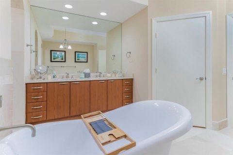 Condo in Deerfield Beach, Florida, 3 bedrooms  № 2175827 - photo 29
