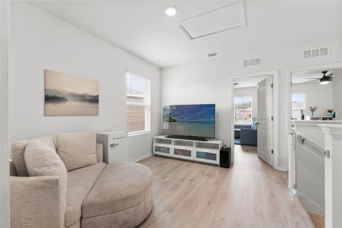 Casa en venta en Tampa, Florida, 4 dormitorios, 216.28 m2 № 1792192 - foto 6