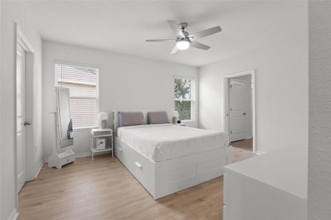 Casa en venta en Tampa, Florida, 4 dormitorios, 216.28 m2 № 1792192 - foto 22