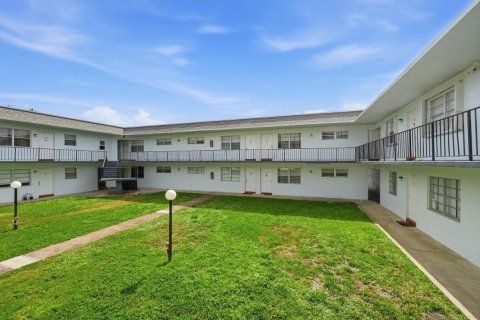 Copropriété à louer à Davie, Floride: 2 chambres, 68.1 m2 № 2352101 - photo 15