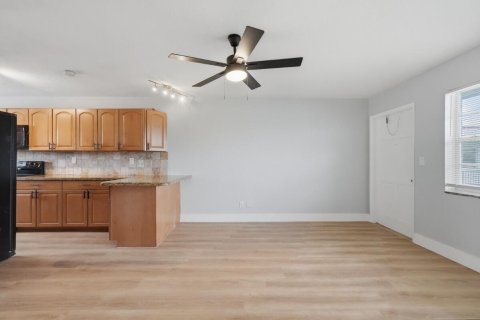 Copropriété à louer à Davie, Floride: 2 chambres, 68.1 m2 № 2352101 - photo 3