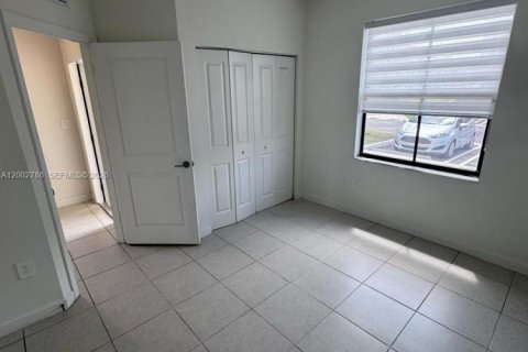 House in Homestead, Florida 3 bedrooms, 123.37 sq.m. № 2068038 - photo 27