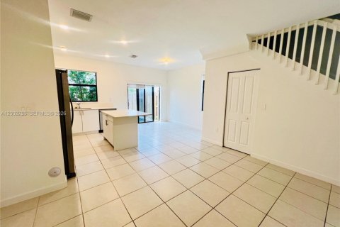 House in Homestead, Florida 3 bedrooms, 123.37 sq.m. № 2068038 - photo 5