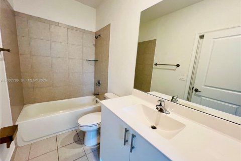 House in Homestead, Florida 3 bedrooms, 123.37 sq.m. № 2068038 - photo 11