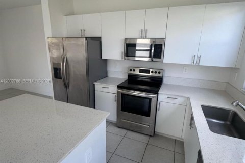 House in Homestead, Florida 3 bedrooms, 123.37 sq.m. № 2068038 - photo 7