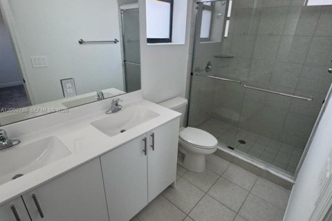 House in Homestead, Florida 3 bedrooms, 123.37 sq.m. № 2068038 - photo 15
