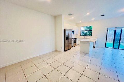 House in Homestead, Florida 3 bedrooms, 123.37 sq.m. № 2068038 - photo 4