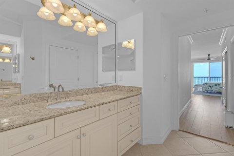 Condominio en venta en Hutchinson Island South, Florida, 3 dormitorios, 236.06 m2 № 2087361 - foto 17