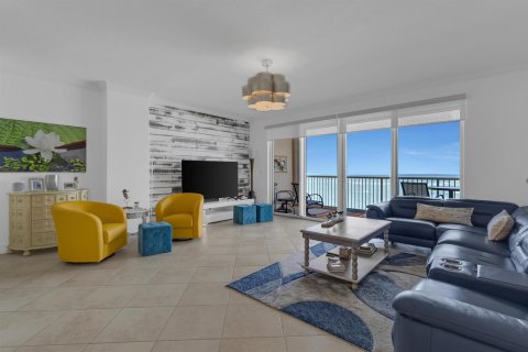 Condominio en venta en Hutchinson Island South, Florida, 3 dormitorios, 236.06 m2 № 2087361 - foto 3