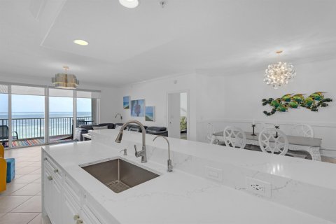 Condominio en Hutchinson Island South, Florida, 3 dormitorios  № 2087361