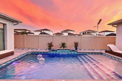 House in San Antonio, Florida 4 bedrooms, 220.18 sq.m. № 2329265 - photo 3