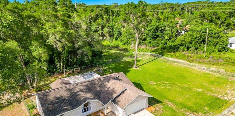 Villa ou maison à Inverness, Floride 3 chambres, 135.45 m2 № 2147778
