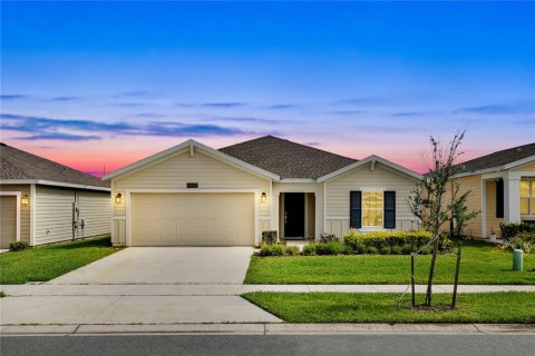Villa ou maison à vendre à Kissimmee, Floride: 4 chambres, 171.22 m2 № 1776674 - photo 1