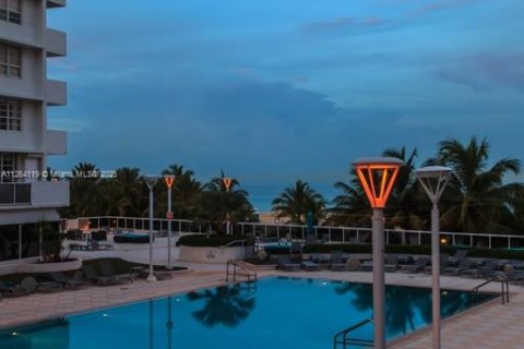 Copropriété à louer à Miami Beach, Floride: 1 chambre, 78.5 m2 № 2037949 - photo 2