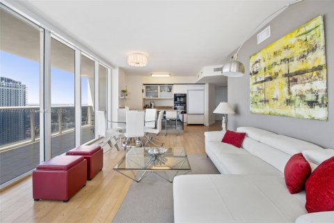 Condo in Hallandale Beach, Florida, 2 bedrooms  № 1584905 - photo 4