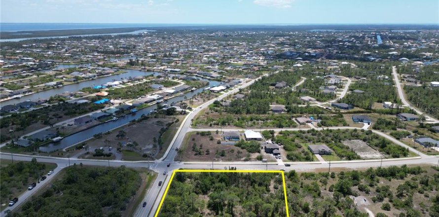 Land in Port Charlotte, Florida № 1635147